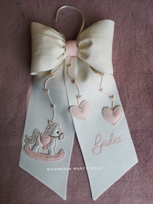 Cavallo a dondolo cipria e panna