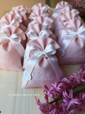 Sacchetto in lino pesca con ricamo e nastro 16 mm colore bianco