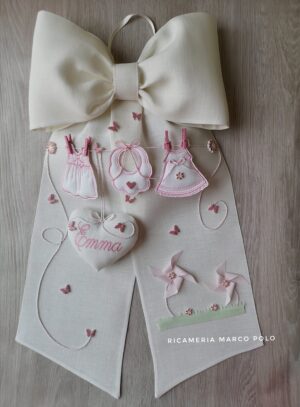 Panni stesi e girandole. Fiocco nascita lino panna
