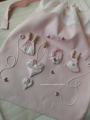 Panni stesi tridimensionale. Sacca primo cambio lino rosa cipria