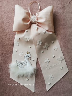 Fiocco nascita lino cipria cigno e petali