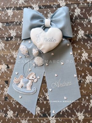 Cavalluccio e cuore "è nato". Fiocco nascita lino azzurro