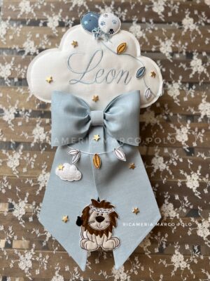 Nuvola + fiocco azzurro, leone "boho style"