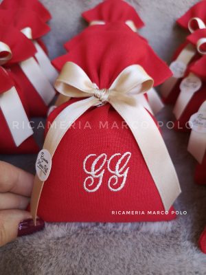 Sacchetto 8x12 in lino rosso con nastro e ricamo nocciola