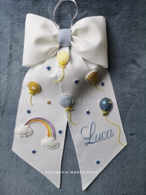 Palloncini e arcobaleno azzurro fiocco nascita lino panna
