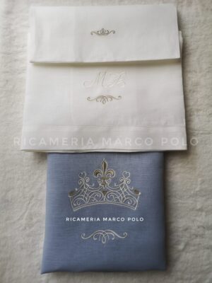 Lenzuolino in lino con ricamo iniziali, e copertina con ricamo corona solo misura baby culla