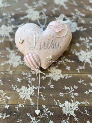 Cuore cipria con palloncino e farfalle