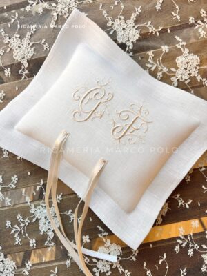 Cuscino Porta Fedi in lino con ricamo