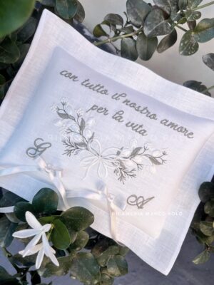 Portafedi ricamato con frase personalizzata