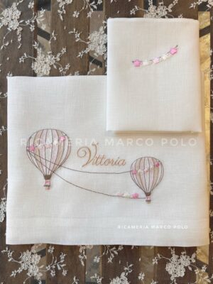 Lenzuolino lino panna ricamo mongolfiere