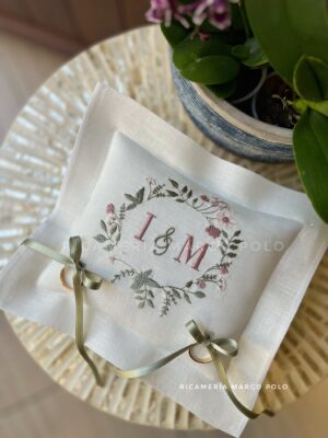 Portafedi ricamato personalizzato