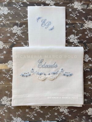 Lenzuolino in lino panna ricamato